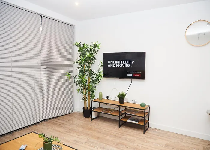 Luxury 2 Bedroom And Bathroom In With Balcony Mánchester