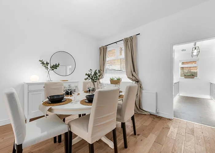 Blissful Breaks Near Old Trafford Stadium Manchester