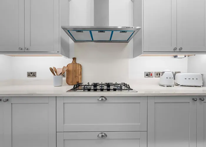 Blissful Breaks Near Old Trafford Stadium Holiday home *