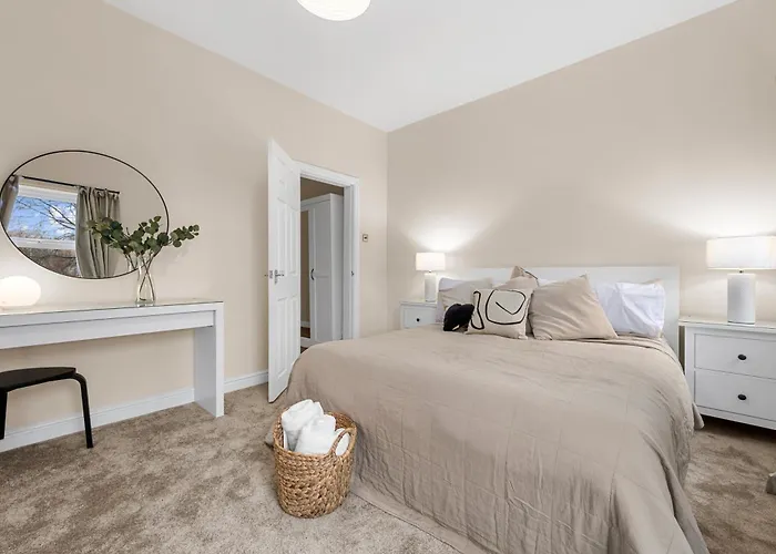 Blissful Breaks Near Old Trafford Stadium *