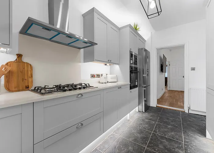 Blissful Breaks Near Old Trafford Stadium * Manchester