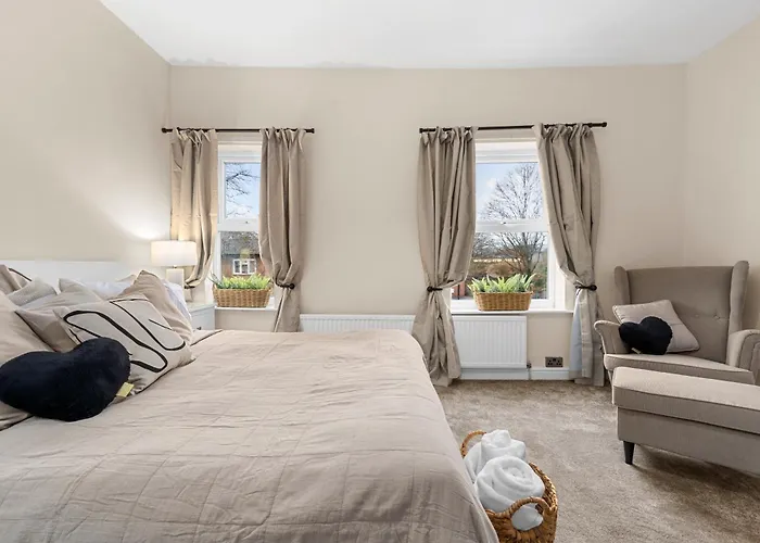 Blissful Breaks Near Old Trafford Stadium Holiday home Manchester