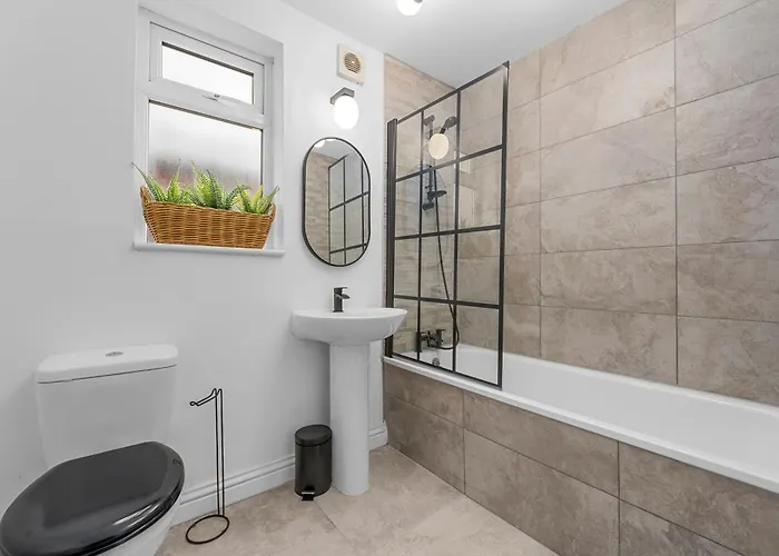 Blissful Breaks Near Old Trafford Stadium *