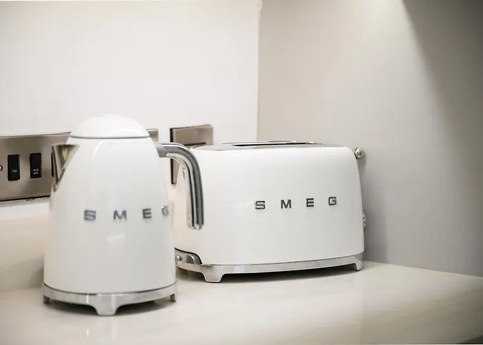 Blissful Breaks Near Old Trafford Stadium Дом отдыха