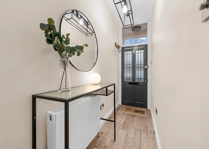 Blissful Breaks Near Old Trafford Stadium Holiday home *