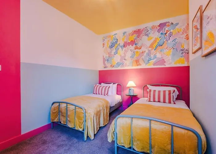 6-bed Funky Getaway Unique Vibes Dom wakacyjny *