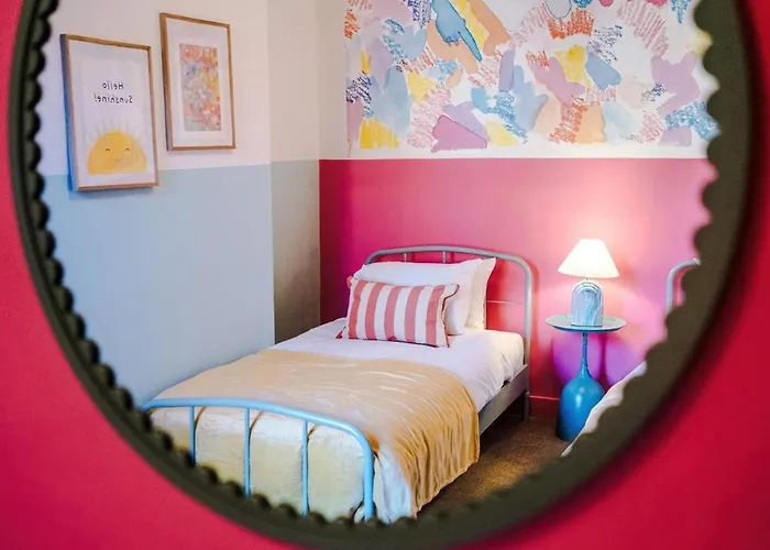 6-bed Funky Getaway Unique Vibes Dom wakacyjny *