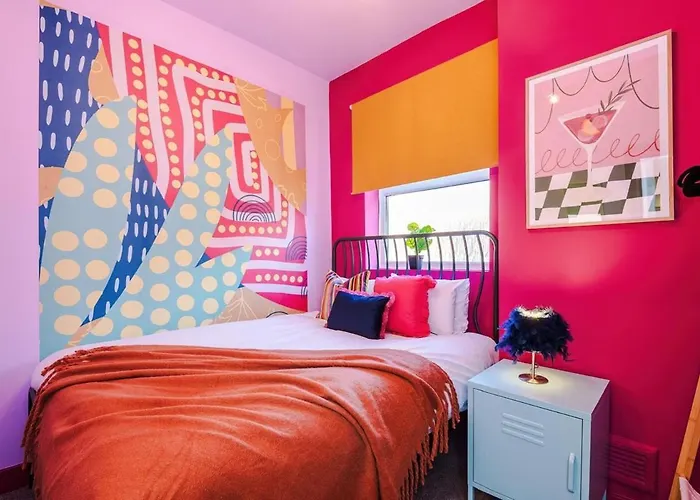 6-bed Funky Getaway Unique Vibes * Manchester