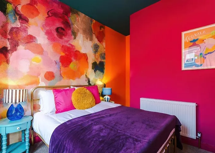 6-bed Funky Getaway Unique Vibes