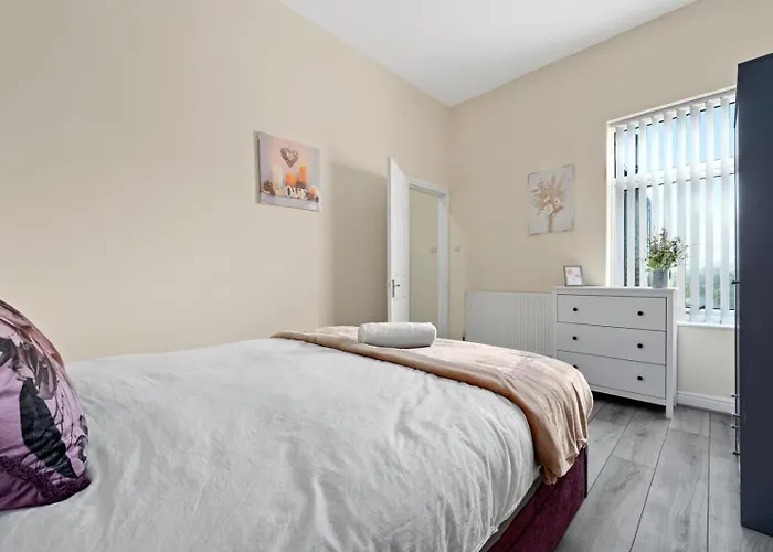 4-bed Perfect For Contractors & Families W Free Parking