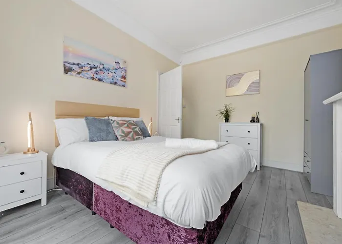 4-bed Perfect For Contractors & Families W Free Parking Nyaraló *