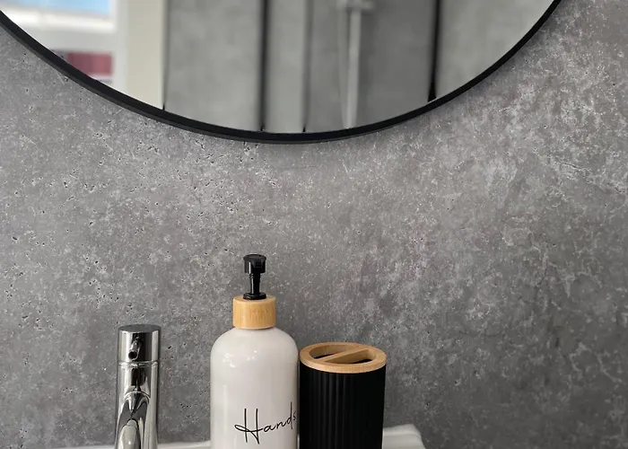 Сasa de vacaciones Traditonal House - Etihad -games Room-free Parking