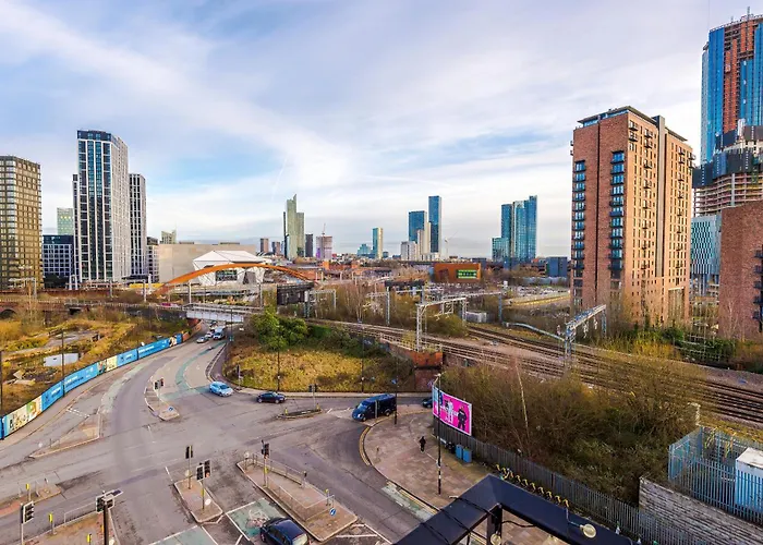 아파트 Fully Equipped, Centre 3bed Apartment, Balcony With Amazing Views, Sleeps 6 *