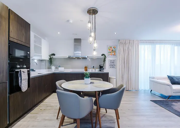 Fully Equipped, Centre 3bed Apartment, Balcony With Amazing Views, Sleeps 6 아파트 맨체스터