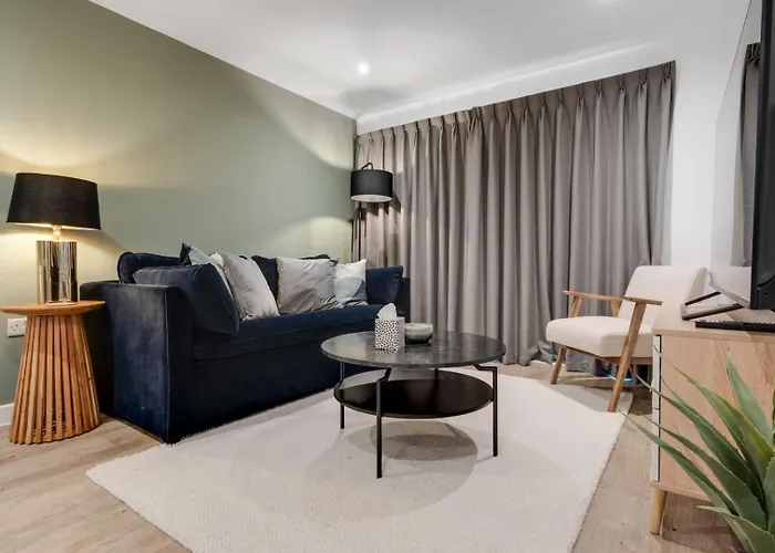 Daire Spacious Modern 2 Bedroom Old Trafford & Free Parking Manchester