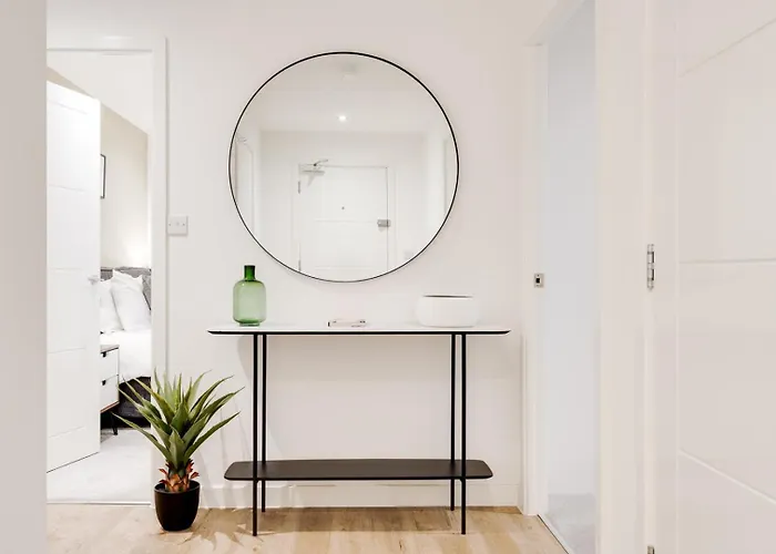 Spacious Modern 2 Bedroom Old Trafford & Free Parking * Manchester