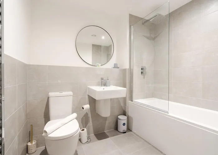 Apartmán Spacious Modern 2 Bedroom Old Trafford & Free Parking