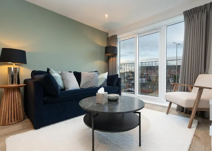 Spacious Modern 2 Bedroom Old Trafford & Free Parking Daire Manchester