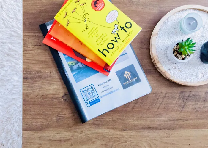 Comfy 3 Bed House By Airport, Perfect For Groups & Families