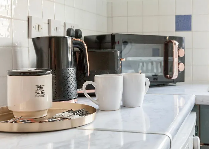 Comfy 3 Bed House By Airport, Perfect For Groups & Families Prázdninový dům Manchester