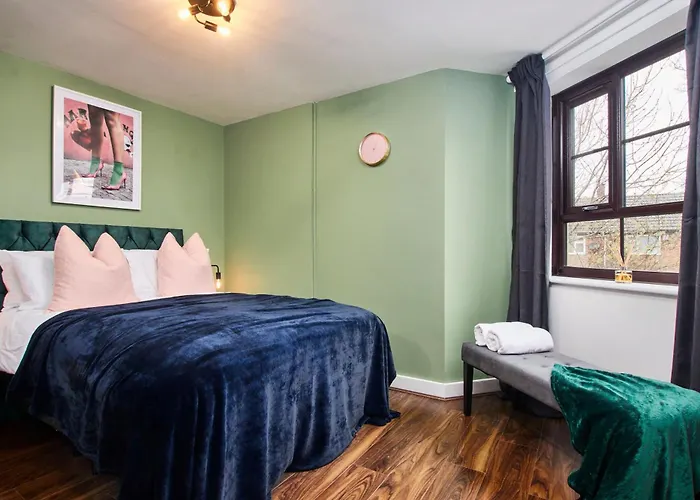 Lovely 3br House - Free Parking - Long Welcome!