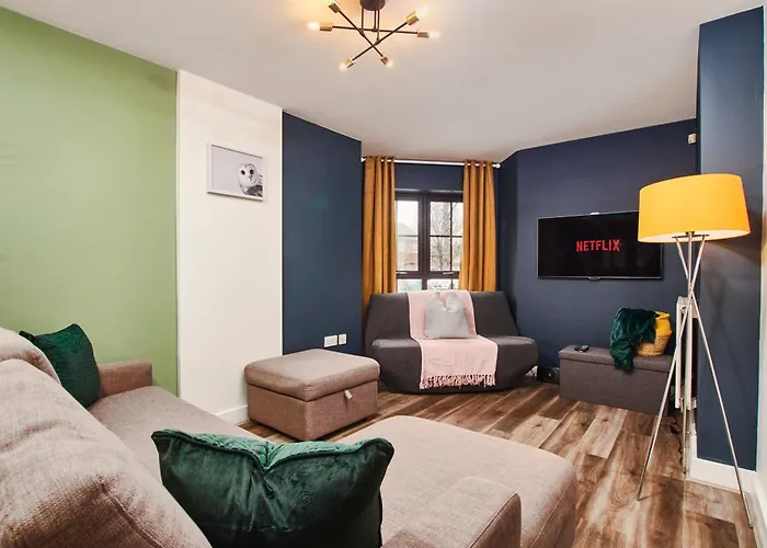 Lovely 3br House - Free Parking - Long Welcome! Manchester