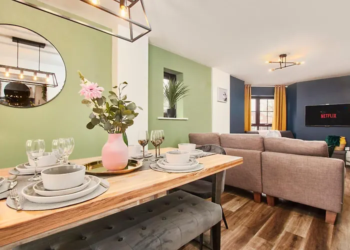 Lovely 3br House - Free Parking - Long Welcome! Appartamento Manchester