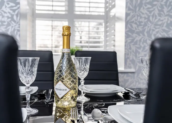 Cozy 2 Bed - Unlimited Wi-fi - Free Parking - Sleeps 6 - By Old Trafford Apartmán *