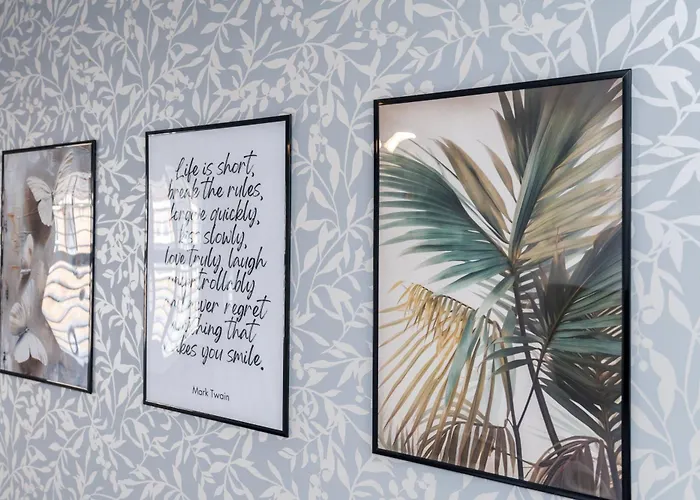 Cozy 2 Bed - Unlimited Wi-fi - Free Parking - Sleeps 6 - By Old Trafford Daire