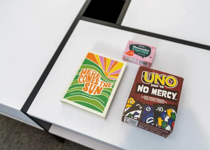 Cozy 2 Bed - Unlimited Wi-fi - Free Parking - Sleeps 6 - By Old Trafford Daire *