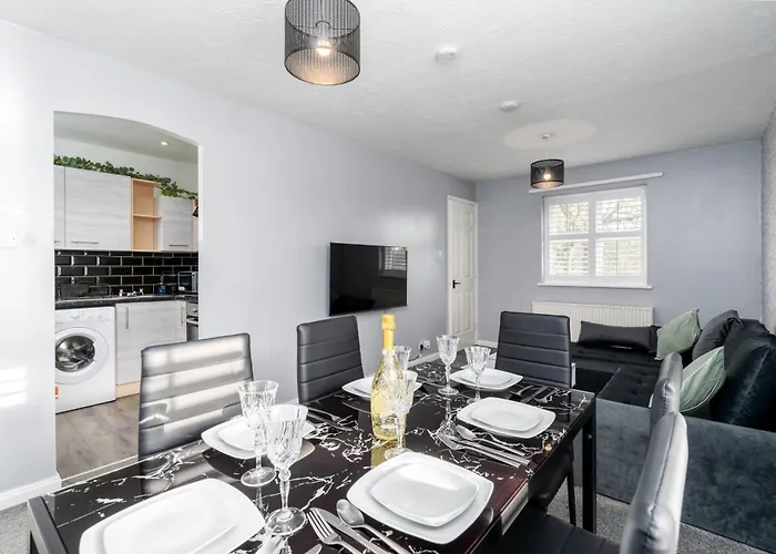 Cozy 2 Bed - Unlimited Wi-fi - Free Parking - Sleeps 6 - By Old Trafford