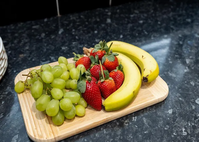 Cozy 2 Bed - Unlimited Wi-fi - Free Parking - Sleeps 6 - By Old Trafford *