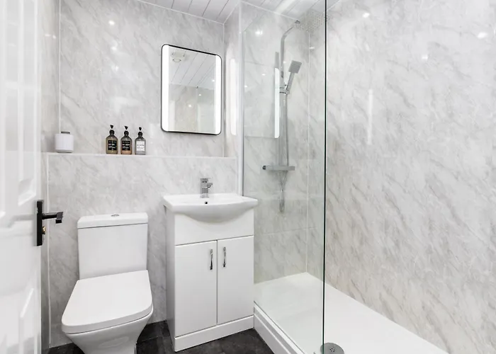 Apartmán Cozy 2 Bed - Unlimited Wi-fi - Free Parking - Sleeps 6 - By Old Trafford *