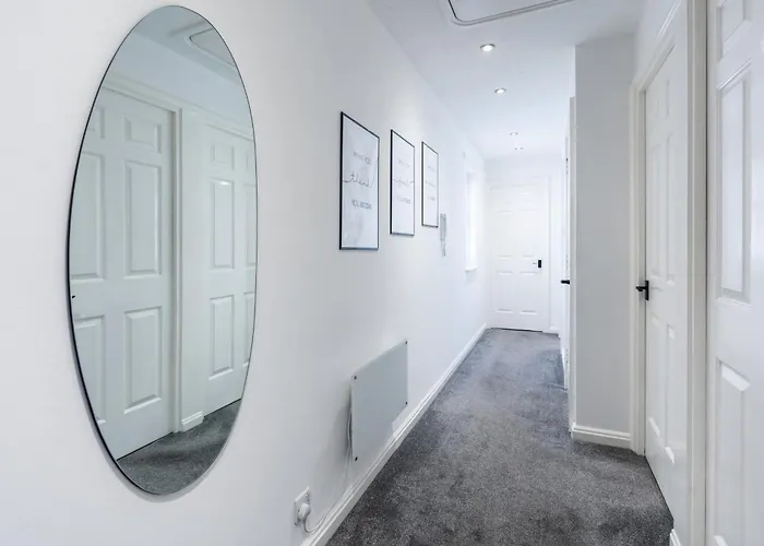 Cozy 2 Bed - Unlimited Wi-fi - Free Parking - Sleeps 6 - By Old Trafford 맨체스터