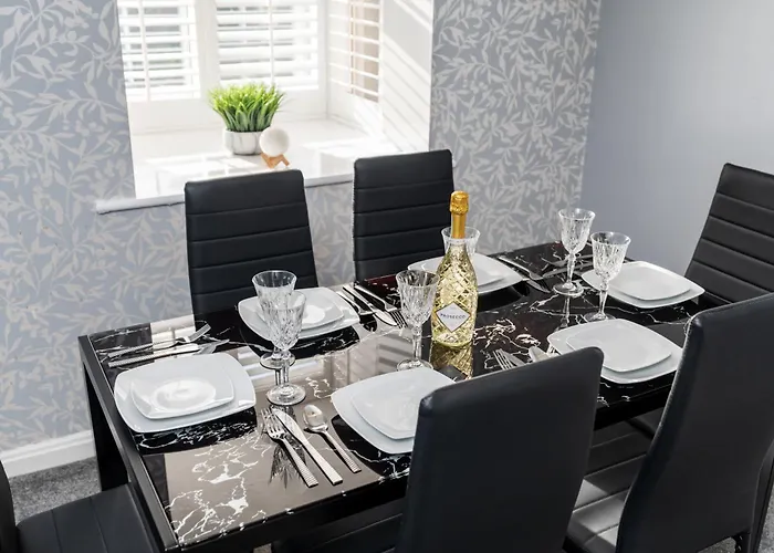 Cozy 2 Bed - Unlimited Wi-fi - Free Parking - Sleeps 6 - By Old Trafford * Manchester