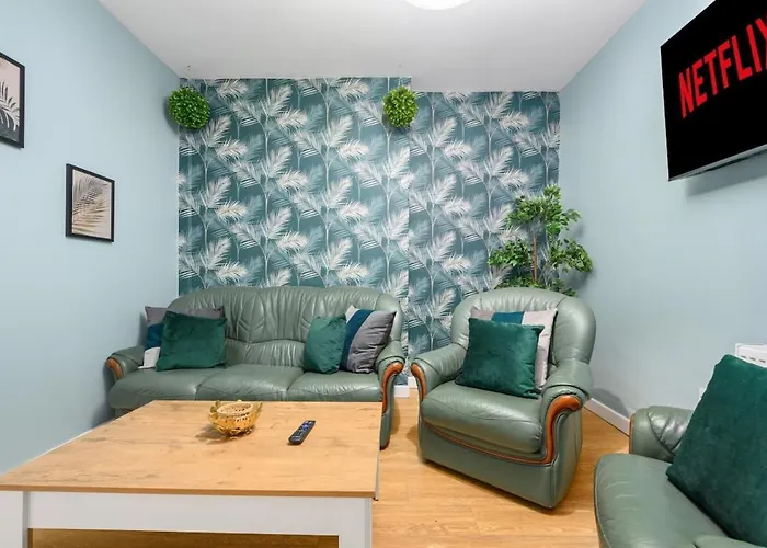 Mega Flat Near Centre And Etihad Stadium