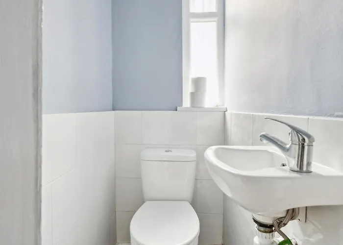 Mega Flat Near Centre And Etihad Stadium *