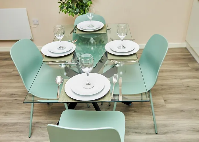 Deluxe And Cozy Two Bedroom With 1 Bathroom And Open Balcony Apartament