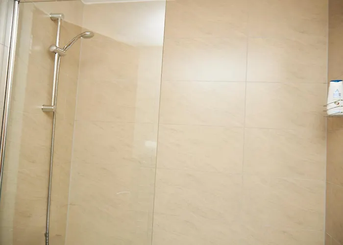 Deluxe And Cozy Two Bedroom With 1 Bathroom And Open Balcony