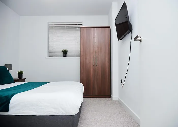 Luxury 2 Bedroom And Bathroom In With Balcony Apartament