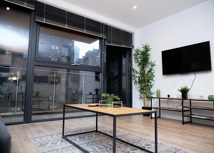 Luxury 2 Bedroom And Bathroom In With Balcony Manchester