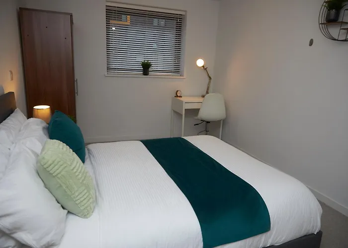 Luxury 2 Bedroom And Bathroom In With Balcony Mánchester