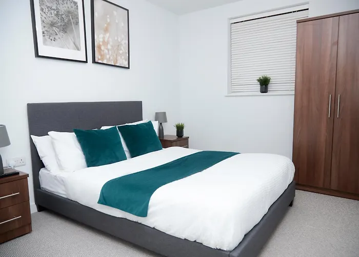 Apartament Luxury 2 Bedroom And Bathroom In With Balcony Manchester