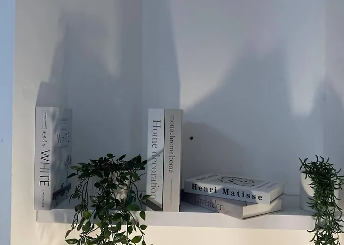 Modern Townhouse-free Parking-game Room-w-ifi