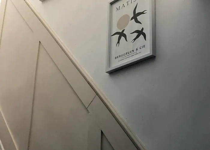 Modern Townhouse-free Parking-game Room-w-ifi Ferienhaus