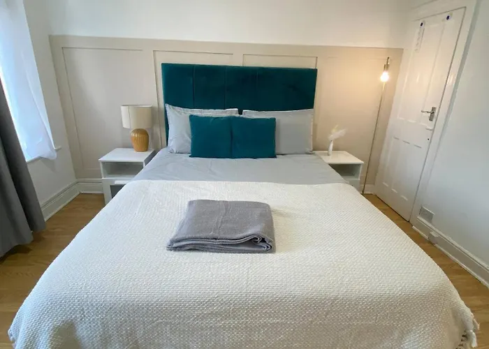 Modern Townhouse-free Parking-game Room-w-ifi Nyaraló Manchester