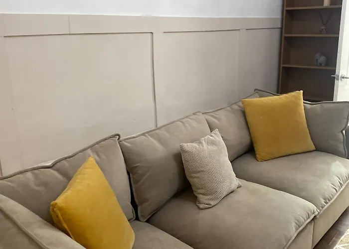 Modern Townhouse-free Parking-game Room-w-ifi *