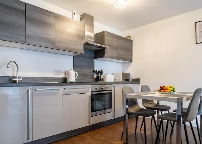 Centre ,salford,lakeside *