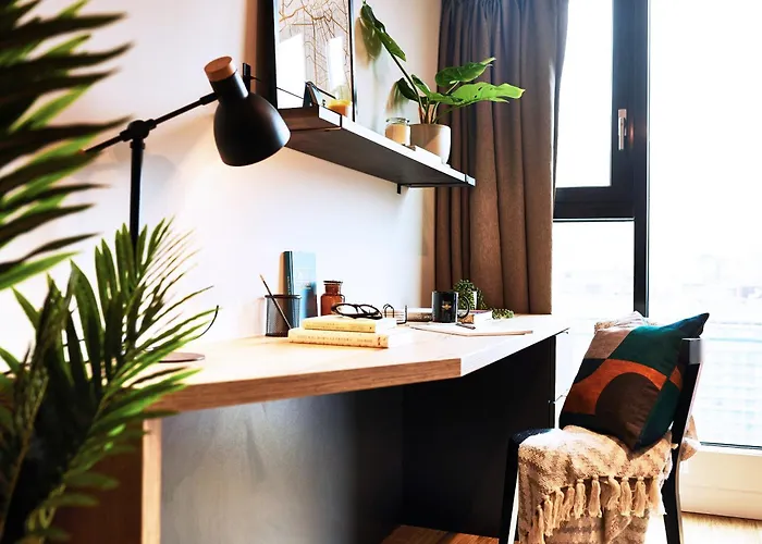 Student Only Luxury Studio, Circle Square Manchester,minimum 42 Nights