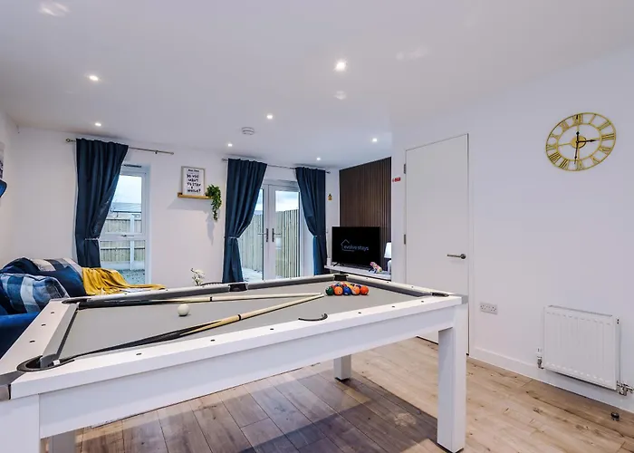 아파트 Stunning 3 Story Home, 3 X King Size Beds, Pool Table, Free Parking X2, Ping Pong